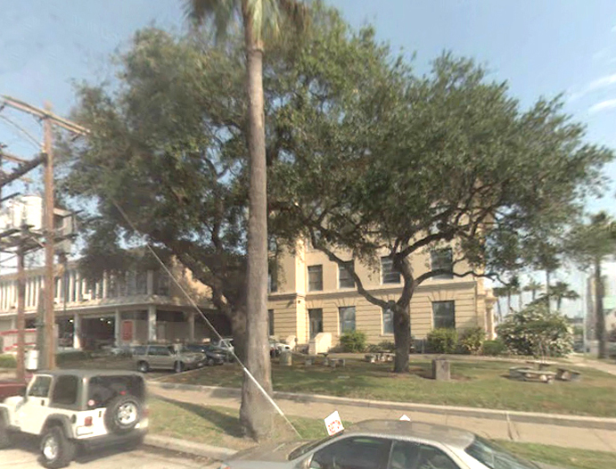 Galveston, Texas - pre-Ike view of Fire Station lawn