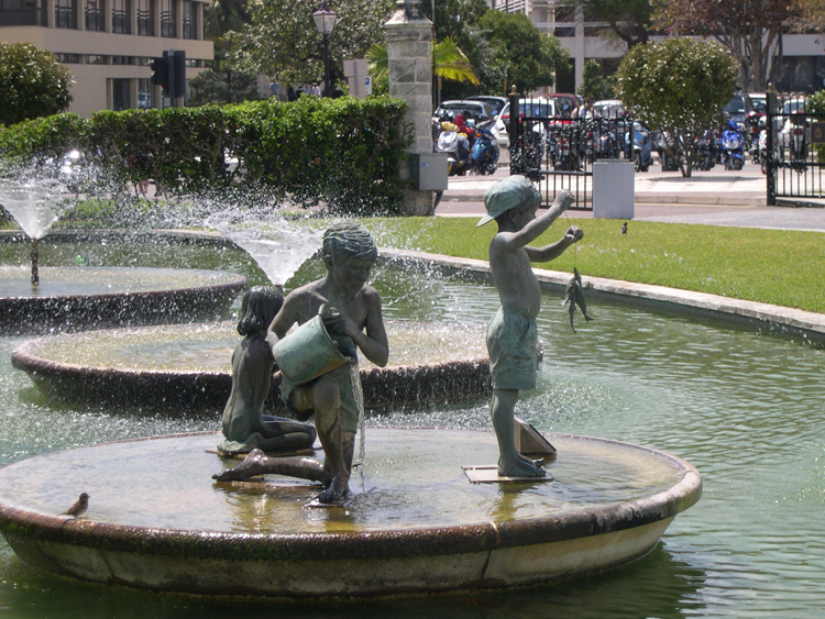 Bermuda - 'Whopper' sculpture by Desmond Fountain