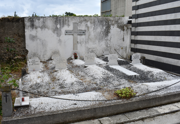 Savona - Cimitero - Tombe delle Suore di Neve