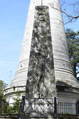 Dias Santos tomb, Cimetiere du Pere Lachaise