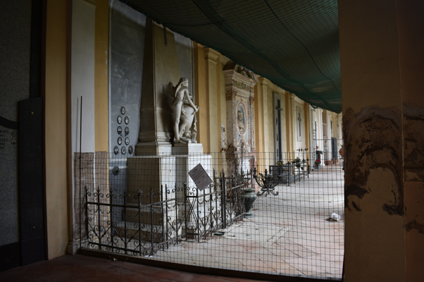 Spagnoli tomb and porticato, Cimitero del Piratello di Imola