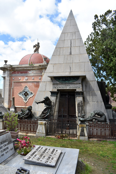 Ardisson pyramid, Cimitero di Sassari