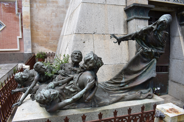 Grim Reaper sculpture, Ardisson tomb, Cimitero di Sassari