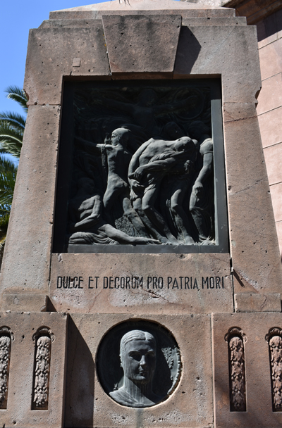 Santiago - Cementerio General - Covarrubias tomb - Dulce et Decorum