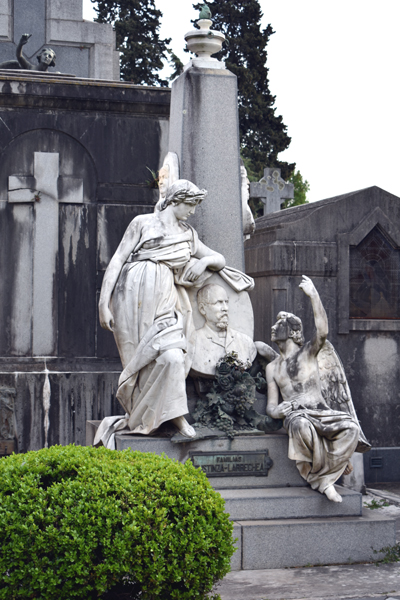 Rosario - El Salvador Cemetery - Bustinza-Larrechea tomb